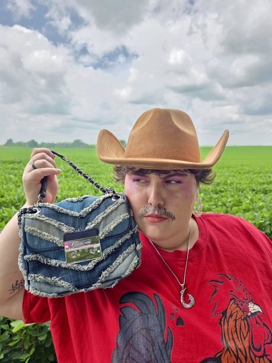 Cowboy Aviles ✨ 
Performed at the Middle of NOWhere Fest today. So fun