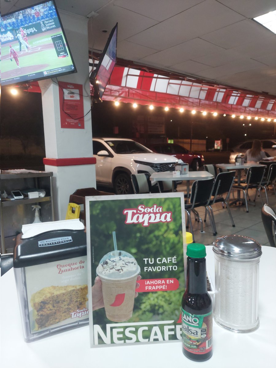 Gouki_CR's tweet image. Cenando antes del Juego 3️⃣

Cc: @jomugil @andresf1984 

#FinalCR 🏆🏀🇨🇷