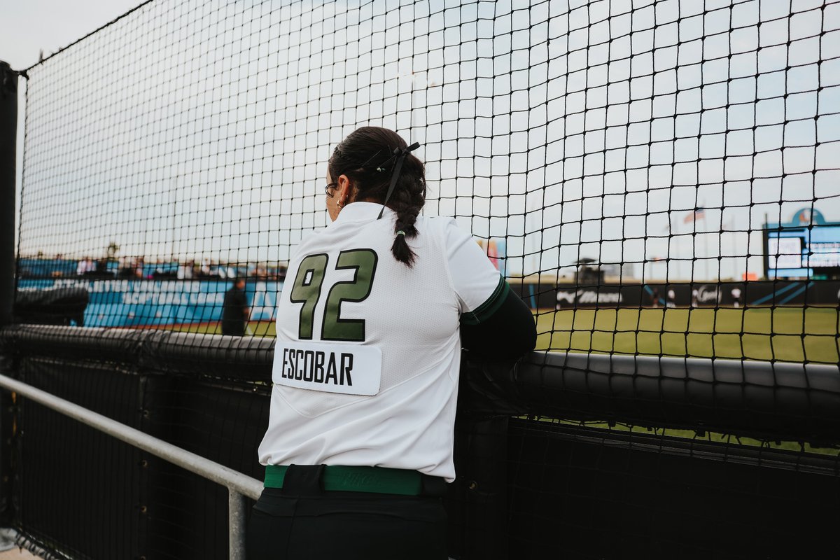 Elena Escobar has now entered the circle, making her pro debut!