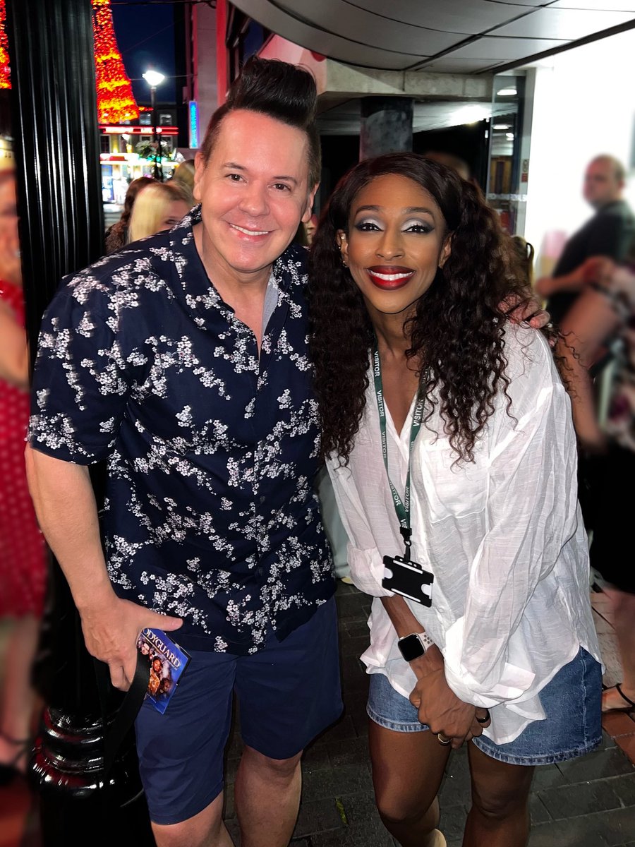 glenchevannes's tweet image. Always the warmest of hellos whenever I see @alexandramusic ❤️ She is sensational as Morticia in @AddamsFamilyUK Don’t miss this fun-packed, fabulous show as it visits Leicester, Salford, Canterbury & Blackpool. Loved every minute of it! #theAddamsFamilyUK