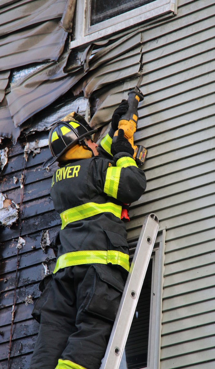 Quick Knockdown in Fall River of exterior fire <a href="/ctfirephoto/">CT Fire Photo</a> <a href="/IAFF1314/">Fall River Firefighters</a>