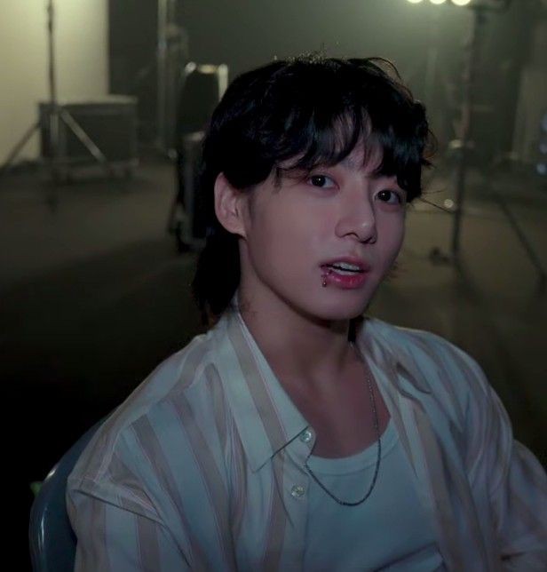 kkthbuu's tweet photo. theater 🎭 | #kooktaeau #kooktae

donde jk necesita nota para aprobar una materia  y decide entrar a la obra de teatro de la universidad 

O toma esta decisión solo para estar cerca de ese chico lindo de la facultad de artes https://t.co/6cqTGZVGkq