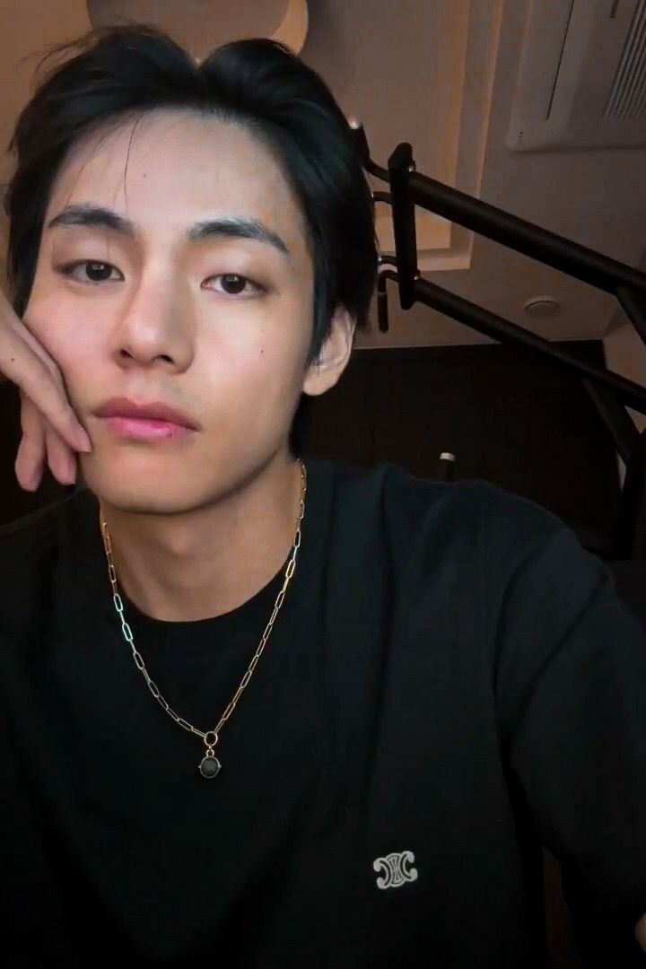 kkthbuu's tweet photo. theater 🎭 | #kooktaeau #kooktae

donde jk necesita nota para aprobar una materia  y decide entrar a la obra de teatro de la universidad 

O toma esta decisión solo para estar cerca de ese chico lindo de la facultad de artes https://t.co/6cqTGZVGkq