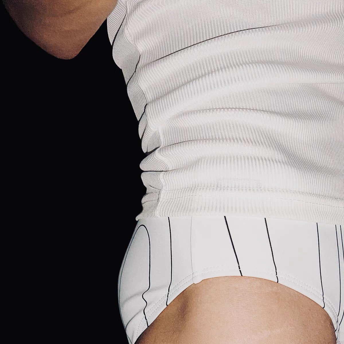 秘桃🍑rush🚬正装丝袜CB锁农牛潮喷 (@mitao1069nn) on Twitter photo 