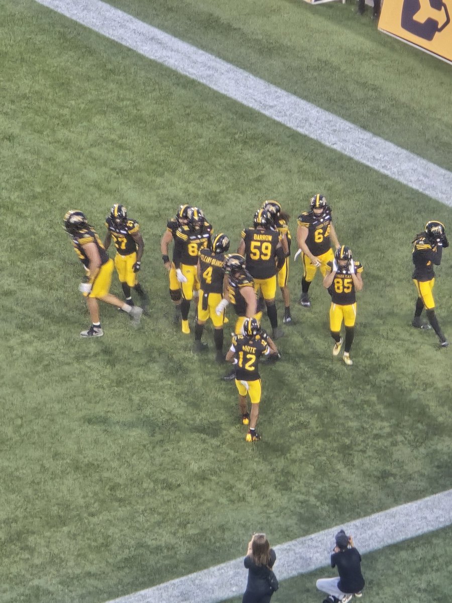 TD <a href="/Ticats/">Hamilton Tiger-Cats</a> on a nice 41 yard TD pass from Mitchell to Lawler ties up score at 10.  <a href="/CFL_Headlines/">CFL Headlines</a> <a href="/CFL_News/">CFL News</a>