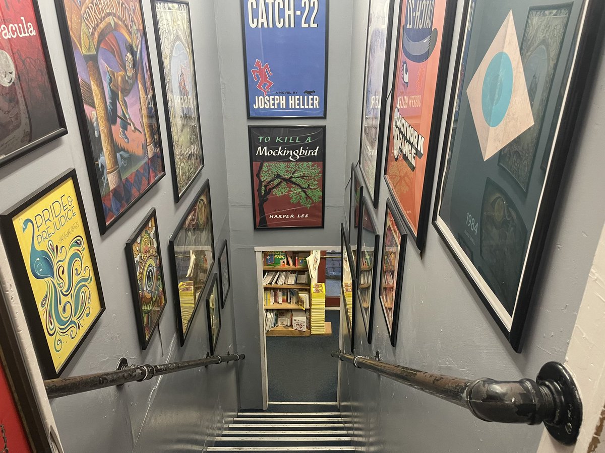 CoachScibelli's tweet image. With games rained out for the remainder of the day, took time to stop at one of my favorite spots of all time:

The Book Loft in German Village of Columbus, Ohio. 

33 Rooms of books. Gotta love it!!