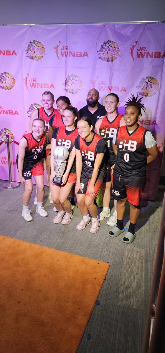 My girls did it. BLACK🖤HEART🏀BASKETBALL Platinum division CHAMPS