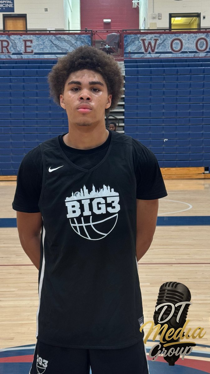 Julian Overton – Class of 2026 | Big3 | Lemont High School (Chicago)

Julian Overton <a href="/jayJoverton/">Julian J Overton</a> showcased a smooth pull-up jumper from beyond the arc, knocking down five big threes that shifted momentum. He kept his head up on every possession, kicking the ball out to open