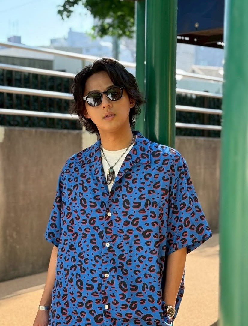 popomateusu's tweet photo. 藤ヶ谷さんが着てるのEXIEEEっぽいね〜🤭
EXIEEEの新作まだかな〜( ´ ▽ ` ) でないとわかっていても待ってる人🙎♂️笑
#EXIEEE
#りんたろー
#藤ヶ谷太輔 https://t.co/06AriPM4TF
