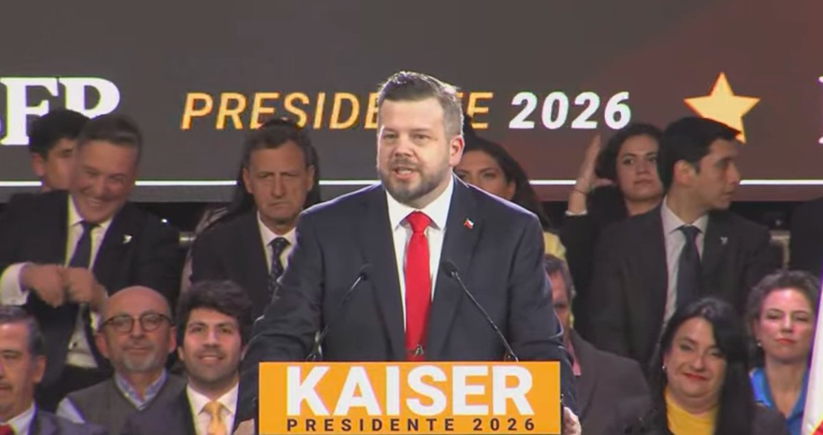 anti_merluzop's tweet photo. Vamos Jamones, a subir a la #jamoneta , después la copió la comunista empobrecedora de Jara #proclamacionkaiserpresidente https://t.co/vf3GbMoTI1