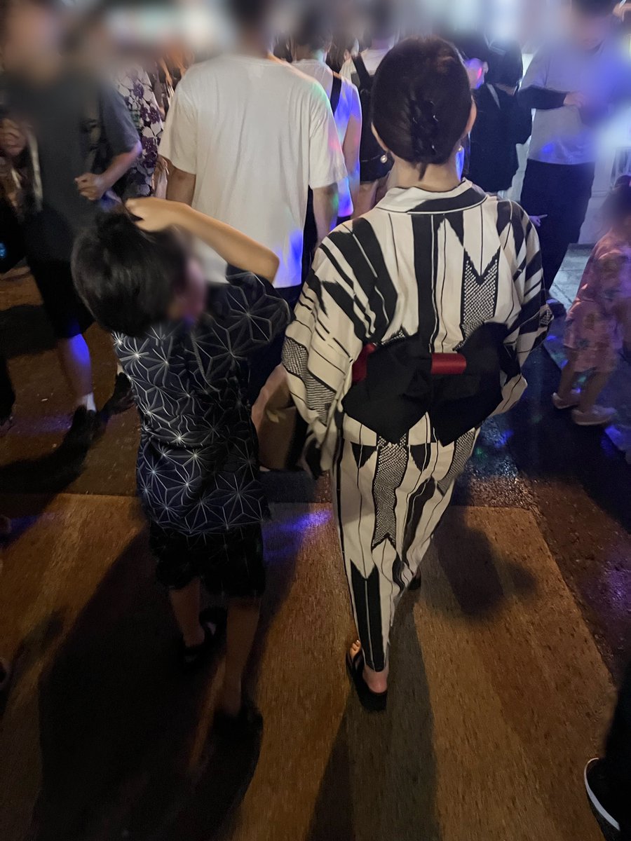 元カレに中出しされてた‥しかも自分から「奥にだして！」って❣️

ん？ということは昨日子供達とお祭りに行った時も元カレの精子が中にまだ残ってたということ‥😳💕