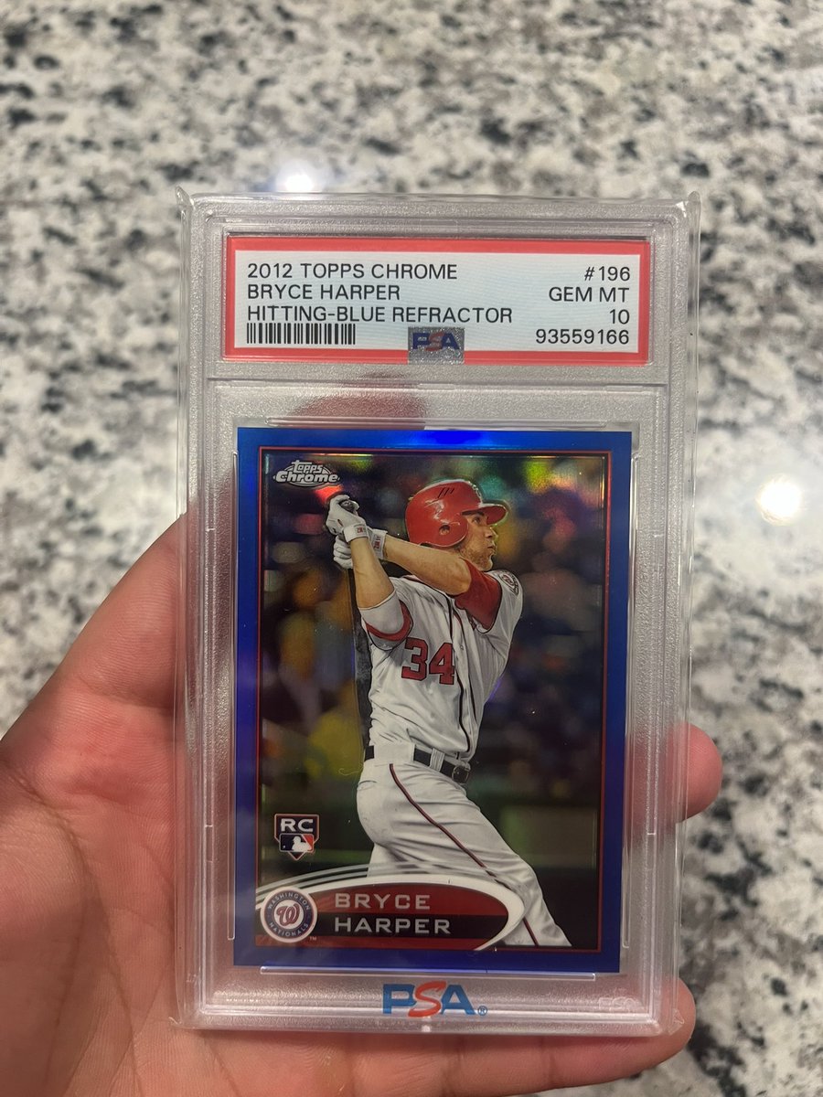 sportscardsig's tweet image. Bryce Harper 2012 topps chrome true blue rookie /199 psa 10
$1200