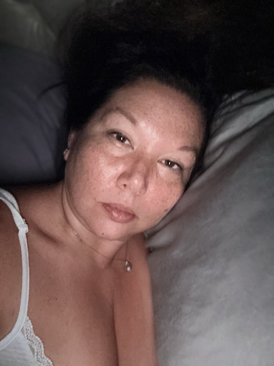 Shelley_Knight1's tweet image. I admit it. I’m high. 😂 Goodnight Fam! #StonerFam #justsomeAsianchick #sleepy #flower #edibles #youknow 💛😴🛌💤🥱💤