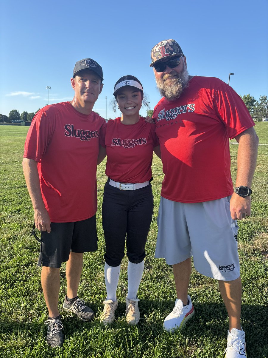 ladysluggersred's tweet photo. Emma Downing - AKA “Gun Show” because her sleeves were ALWAYS rolled up, joined our family/team 4 yrs  ago.  I didn’t have any idea how awesome this young lady was on and off the field!  This past Wednesday was her last practice before heading off to college ball.  I’m truly excited for her and I very much mean it- once a player of mine, always a player of mine!”
    Anytime, anywhere Emma - loved having you and looking forward to watching you at the next level!  But.. I’ll miss our conversations and jokes..love ya to the moon! 😢😀 @downster07  @PSCBobcatSB