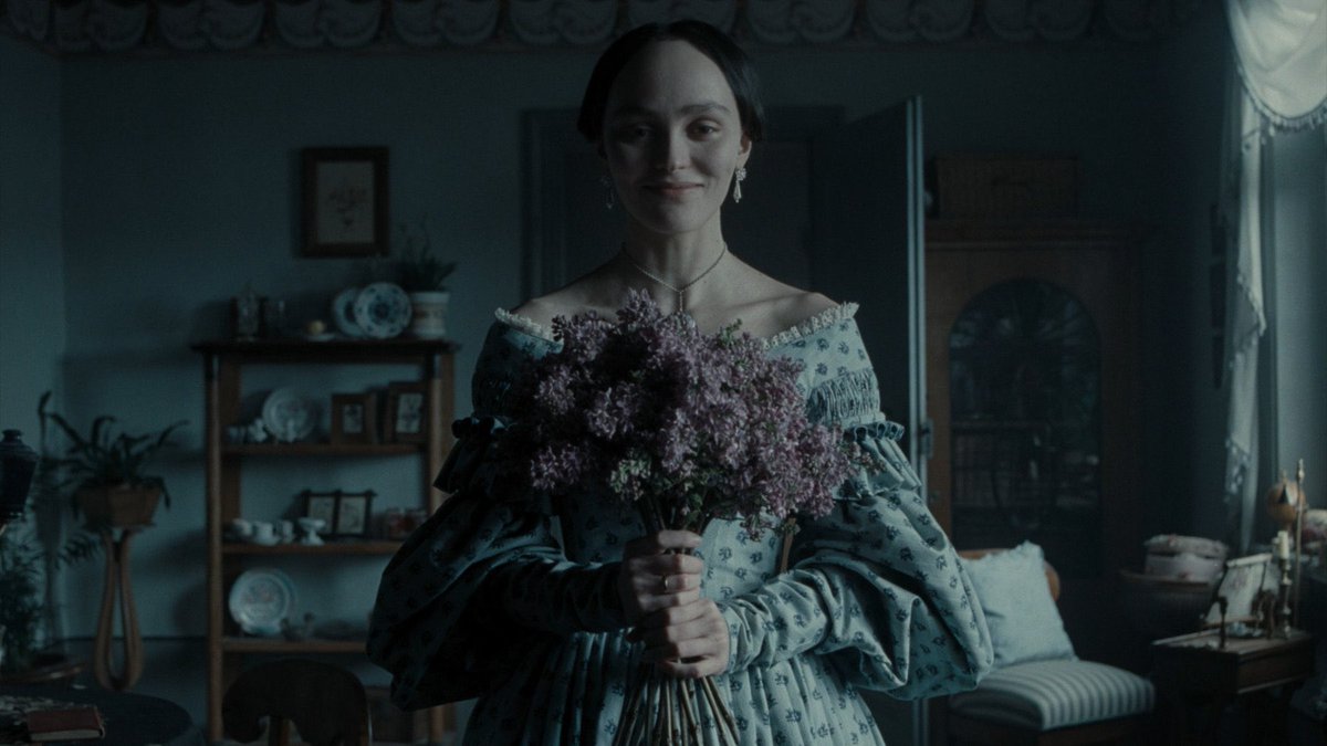 everyone be nice and don’t let this flop 

antonia isn’t antonia without?