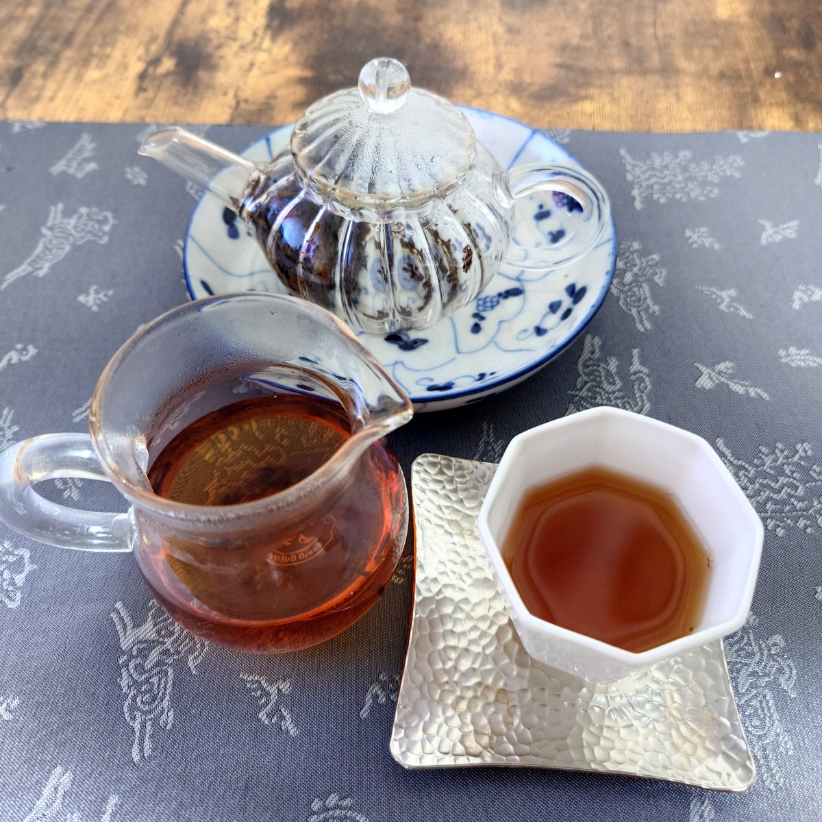 期日前投票のあとのお茶時間
小梅茶荘　鳳慶
やっぱり雲南紅茶好きだ。
大葉種の香も好き。

#茶好連