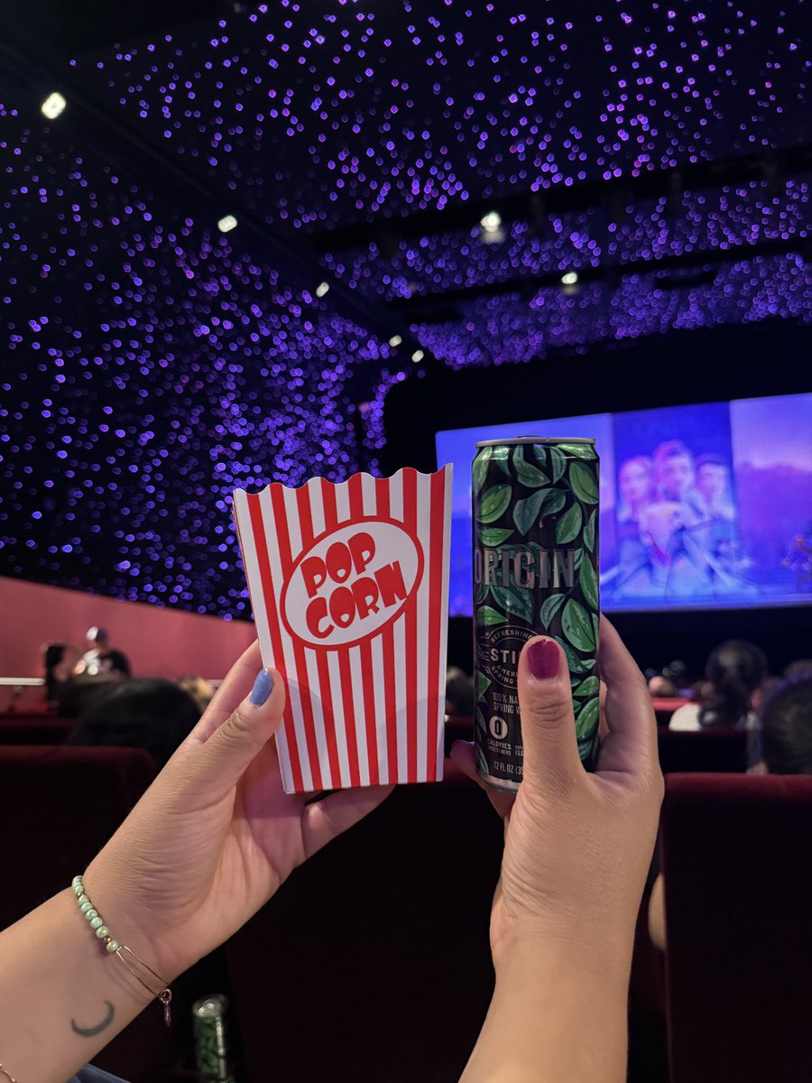 GoldieChan's tweet image. Thanks to @netflix for the industry screening of #KPOPDEMONHUNTERS ! Lots of good response + cute merch. Great panel with my FAV @maggiemkang & @dairysnake Ian Eisendraft
