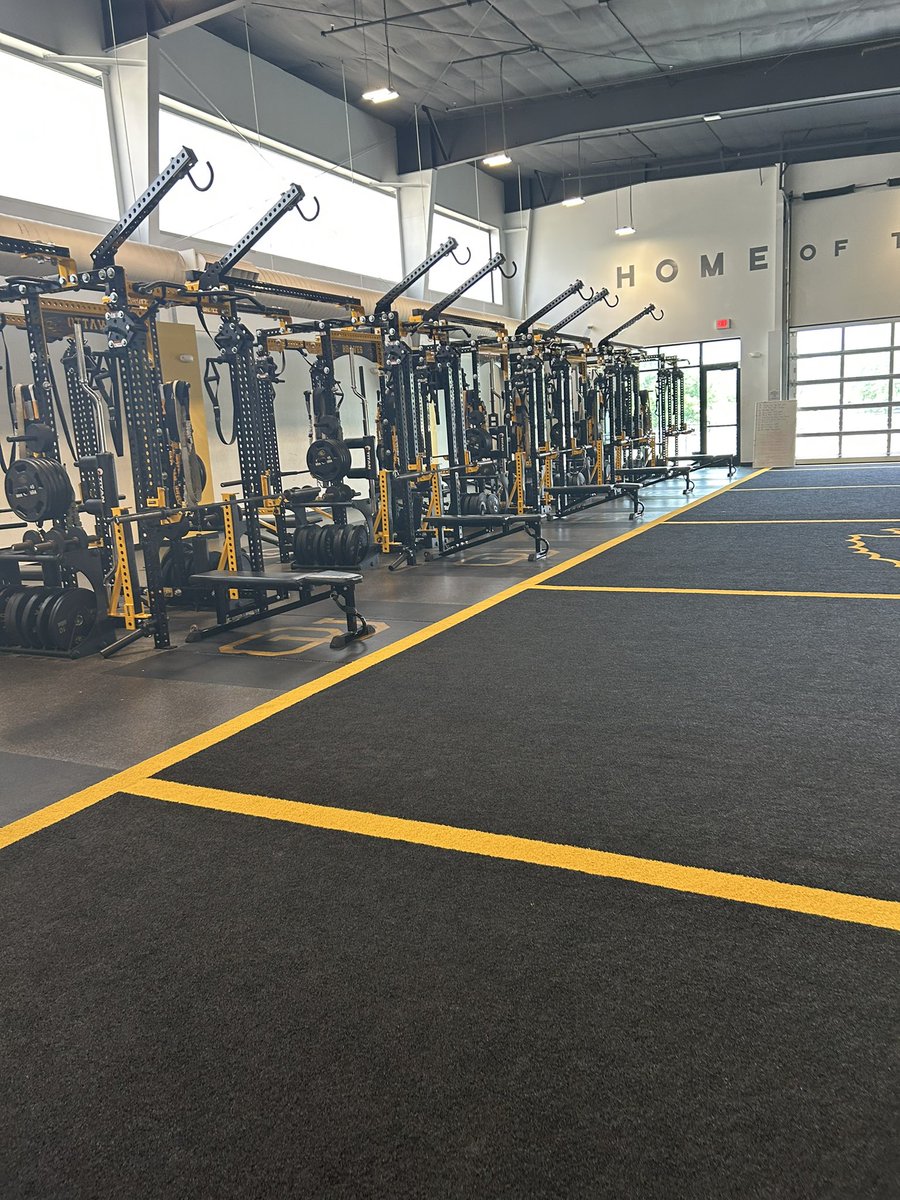 I want to give a big thank you to <a href="/CoachSCDub/">Spencer Wheeler</a> and the rest of the staff at <a href="/OttawaBravesFB/">Ottawa Braves Football</a> for and amazing camp and campus tour! I love the atmosphere you all have created and everything your program has to offer!