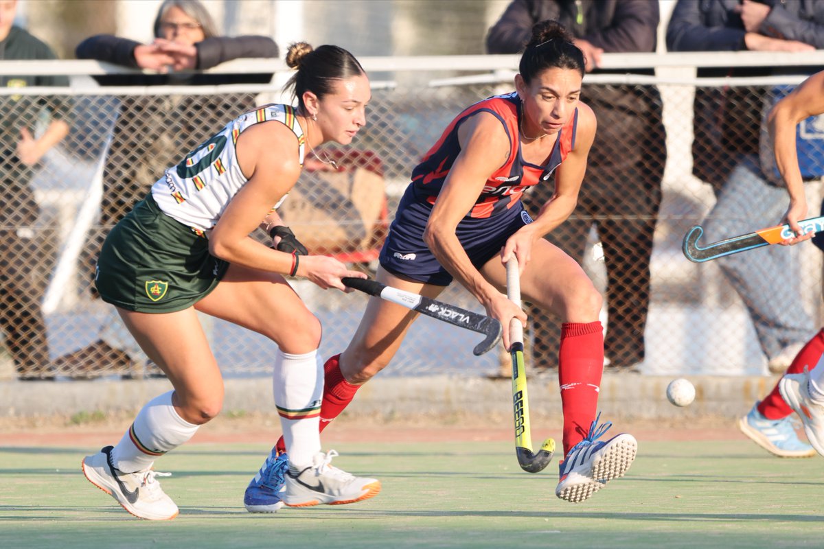 FotosSL's tweet image. Las fotos del triunfo del Hockey Cesped, San Lorenzo 1 - 0 Lomas, miralas en fb.com/FotosSL #HockeyCesped #SanLorenzo