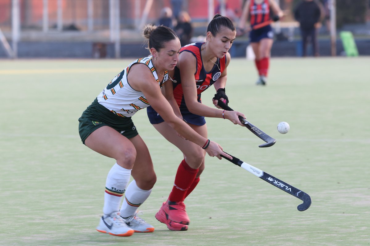 FotosSL's tweet image. Las fotos del triunfo del Hockey Cesped, San Lorenzo 1 - 0 Lomas, miralas en fb.com/FotosSL #HockeyCesped #SanLorenzo