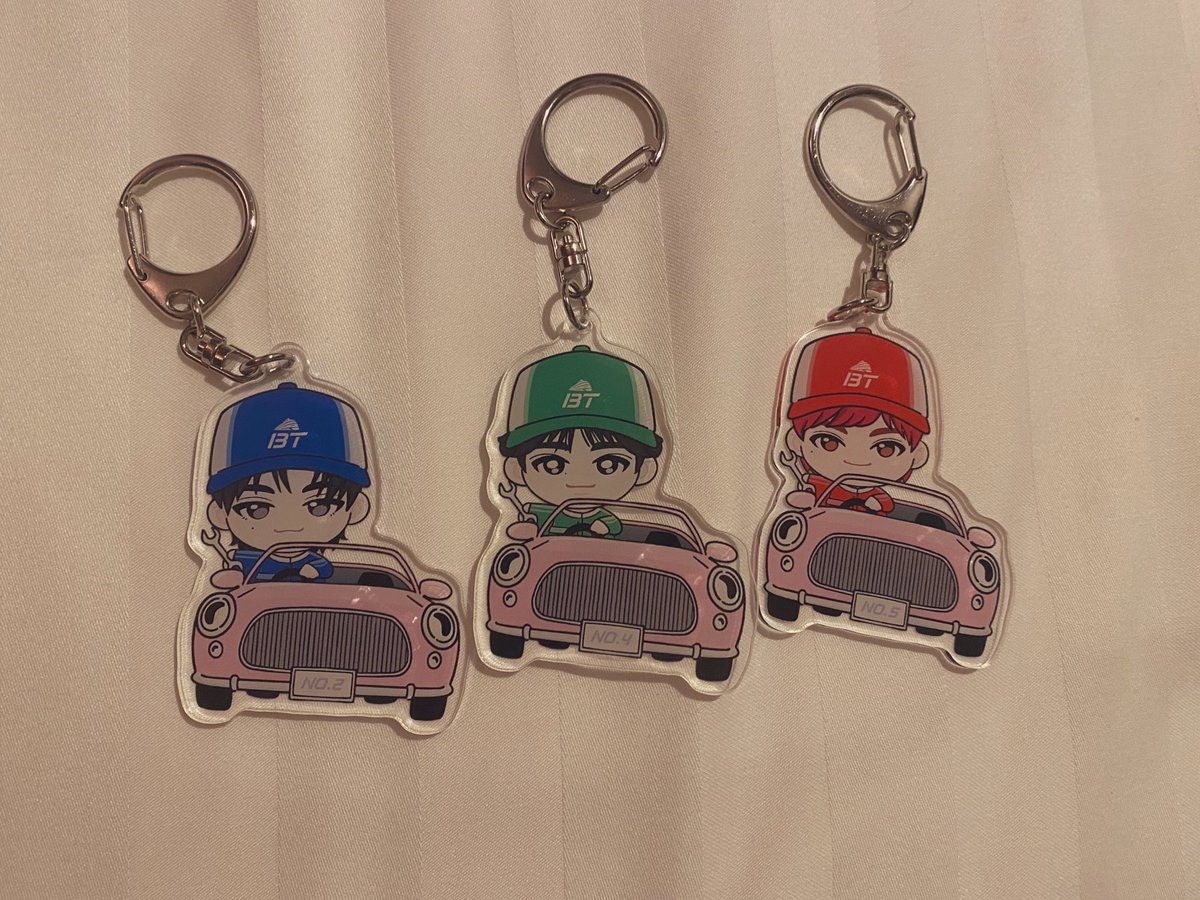 3つ並んでるのかわいいなぁ💙💚❤️