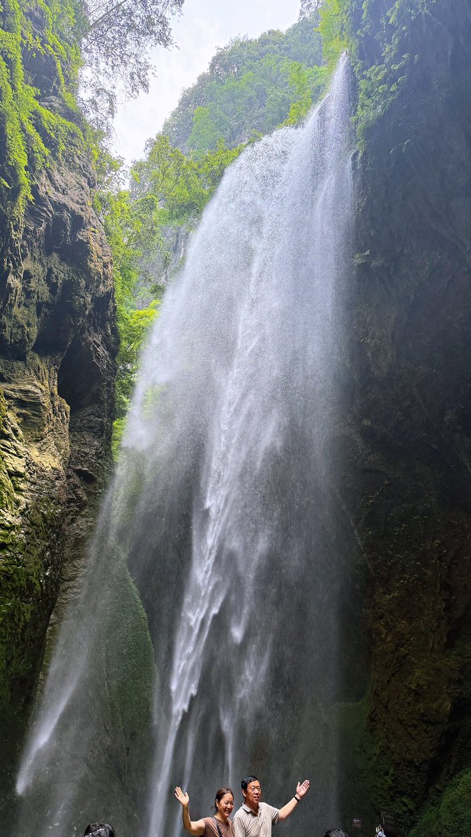 天坑地缝里，也有孤帆的圆满。