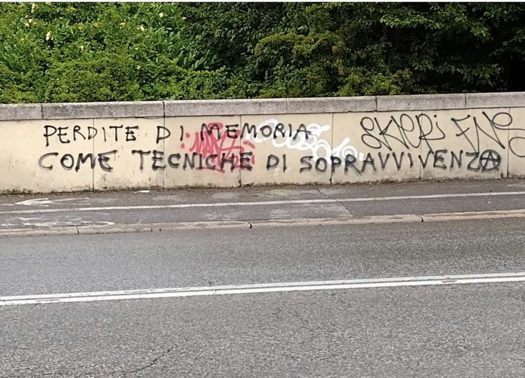 Chi non lo fa perché non lo sa,
ora che lo sa prendesse spunto.

#ViaggiandoSenzaMeta si incontrano anche i suggerimenti
 #DomenicaDEstate su #VentagliDiParole