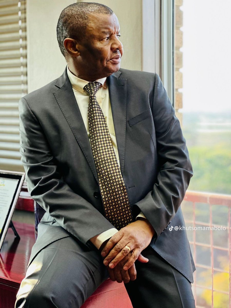 mhlatze's tweet image. I don’t care about all the politics surrounding this man. What I know and what matters to me is that he played his part. He helped countless students, especially those from poor backgrounds obtain their degrees even when they owed money to the university. #UL #ProfMokgalong #VC