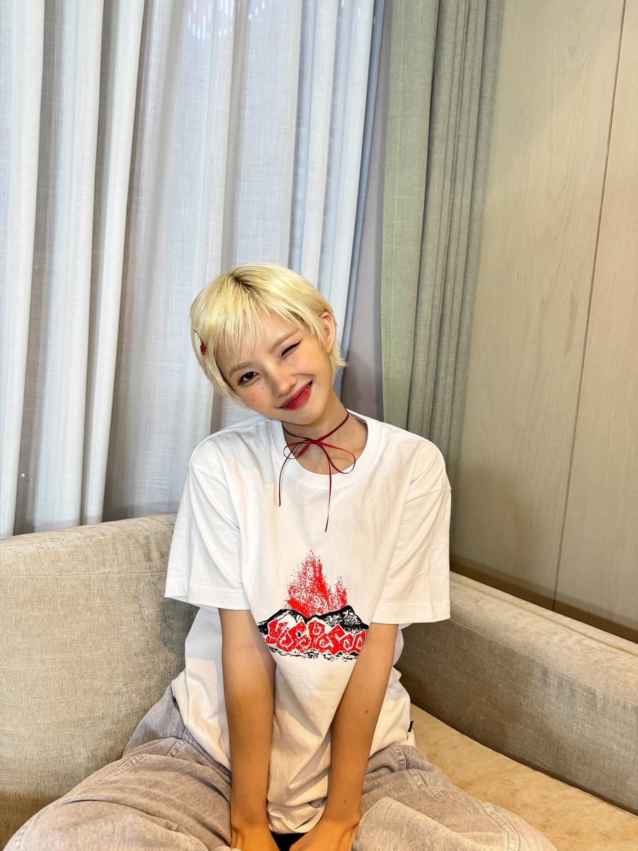 tiny.pretty.j tweet media