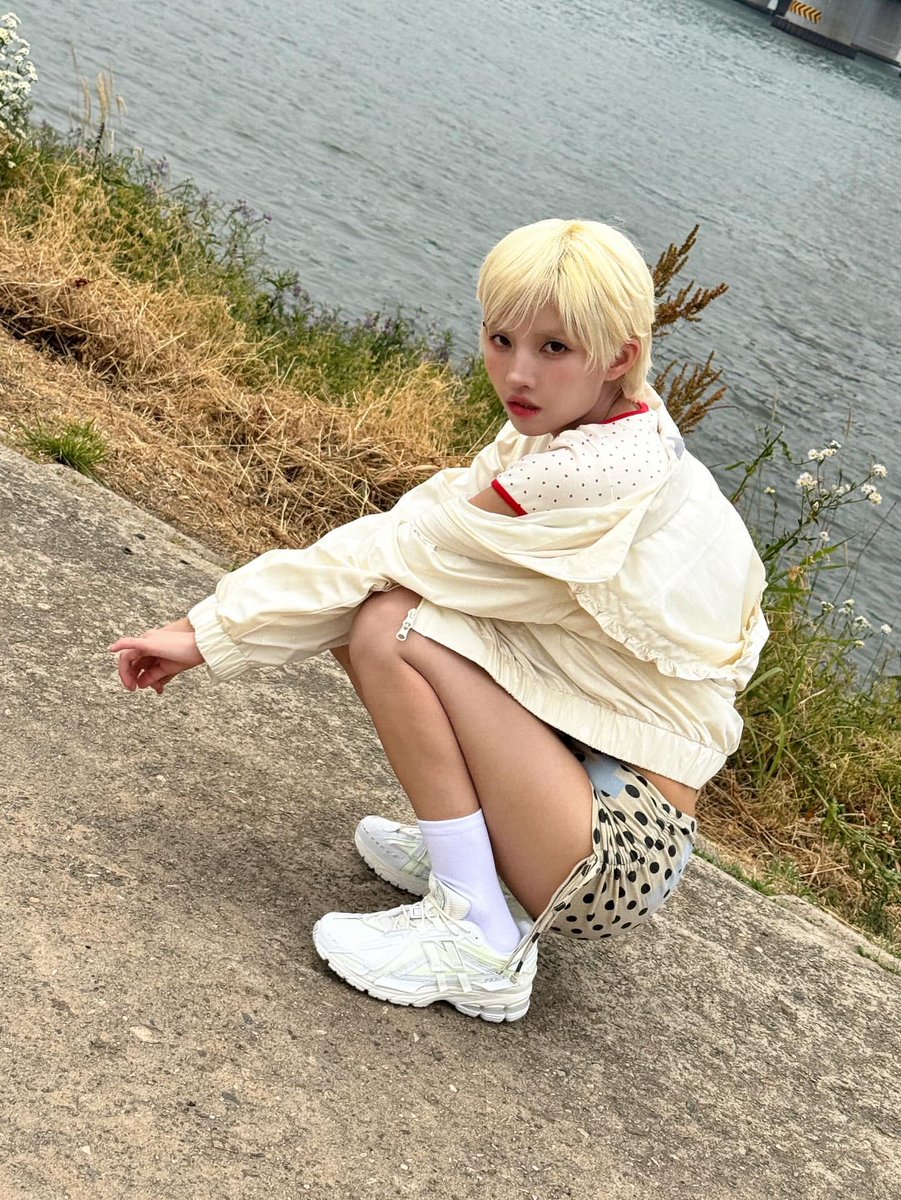 tiny.pretty.j tweet media