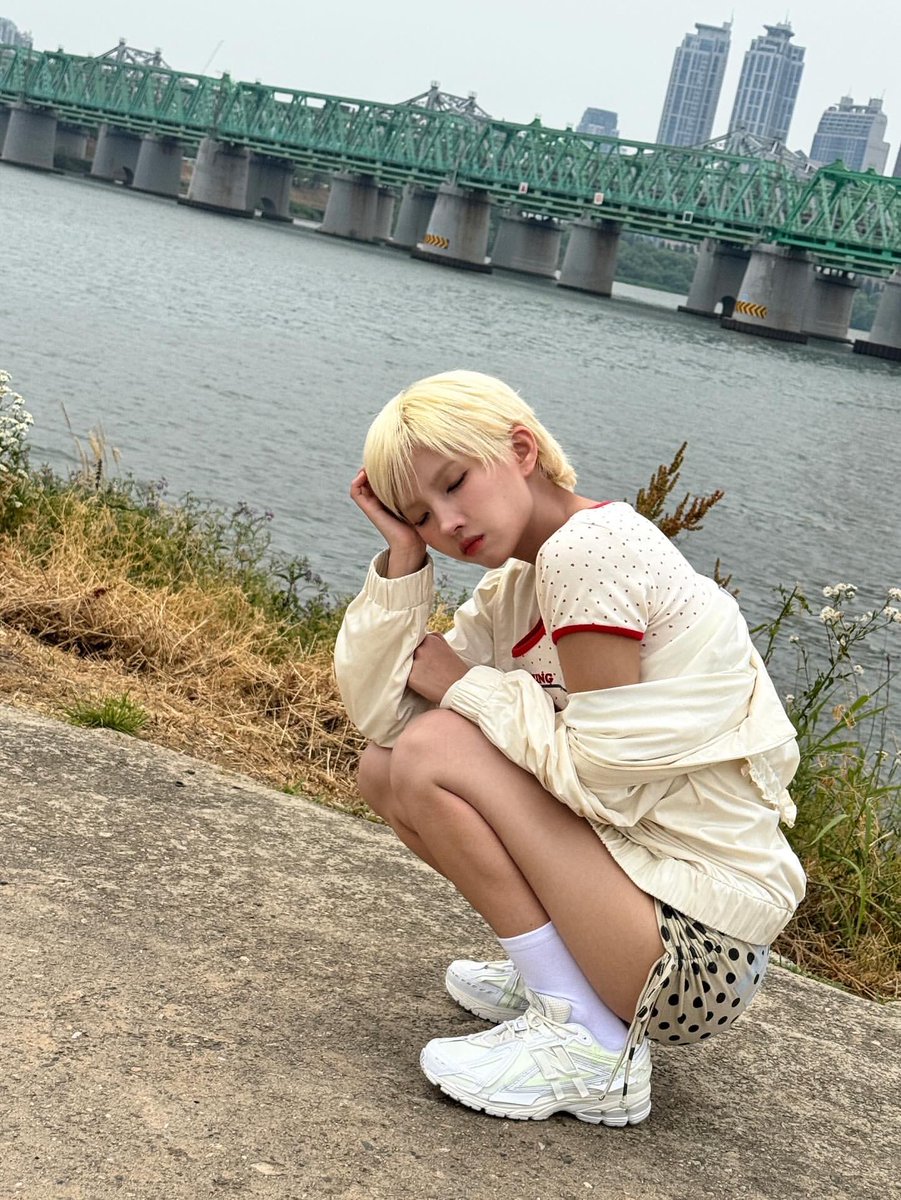 tiny.pretty.j tweet media