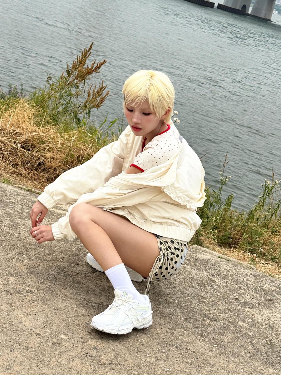 tiny.pretty.j tweet media