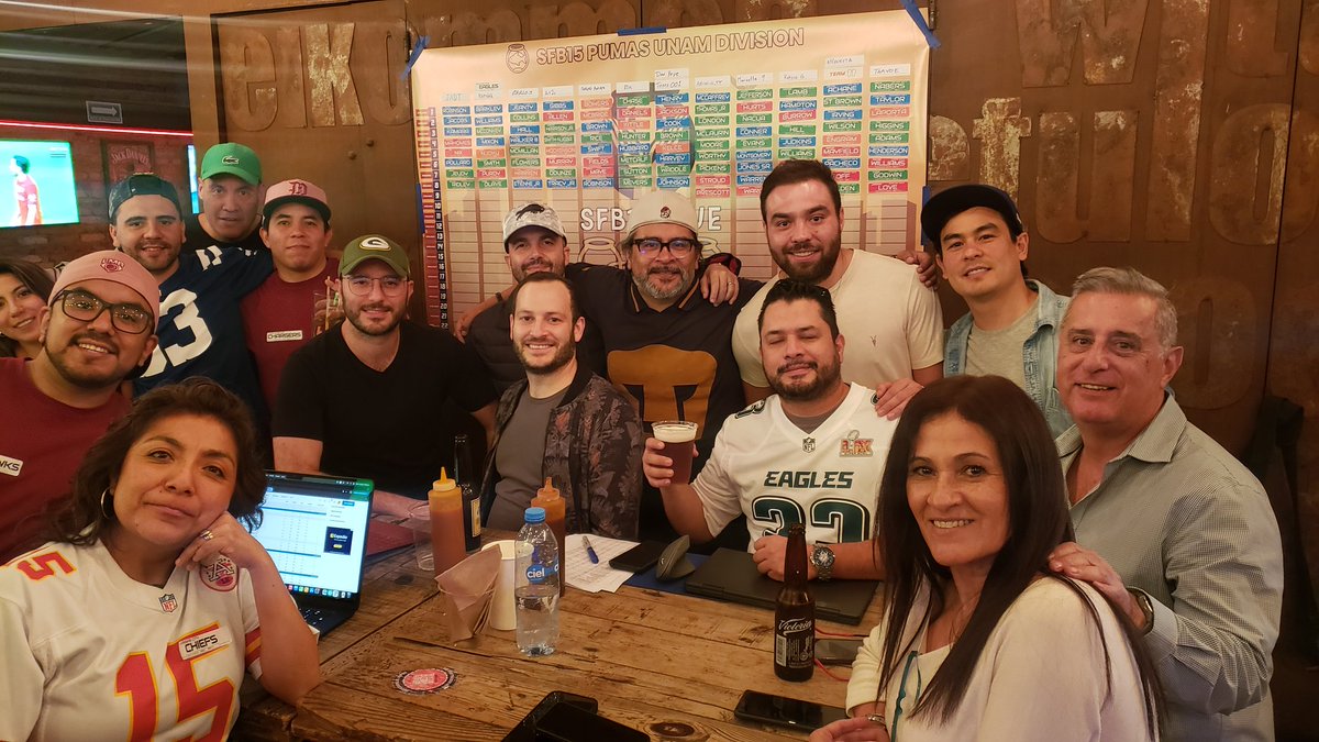 Abuelo_NFL's tweet photo. Draft #SFB15 CDMX 
La mejor comunidad fantasy https://t.co/79CwV3HHfi