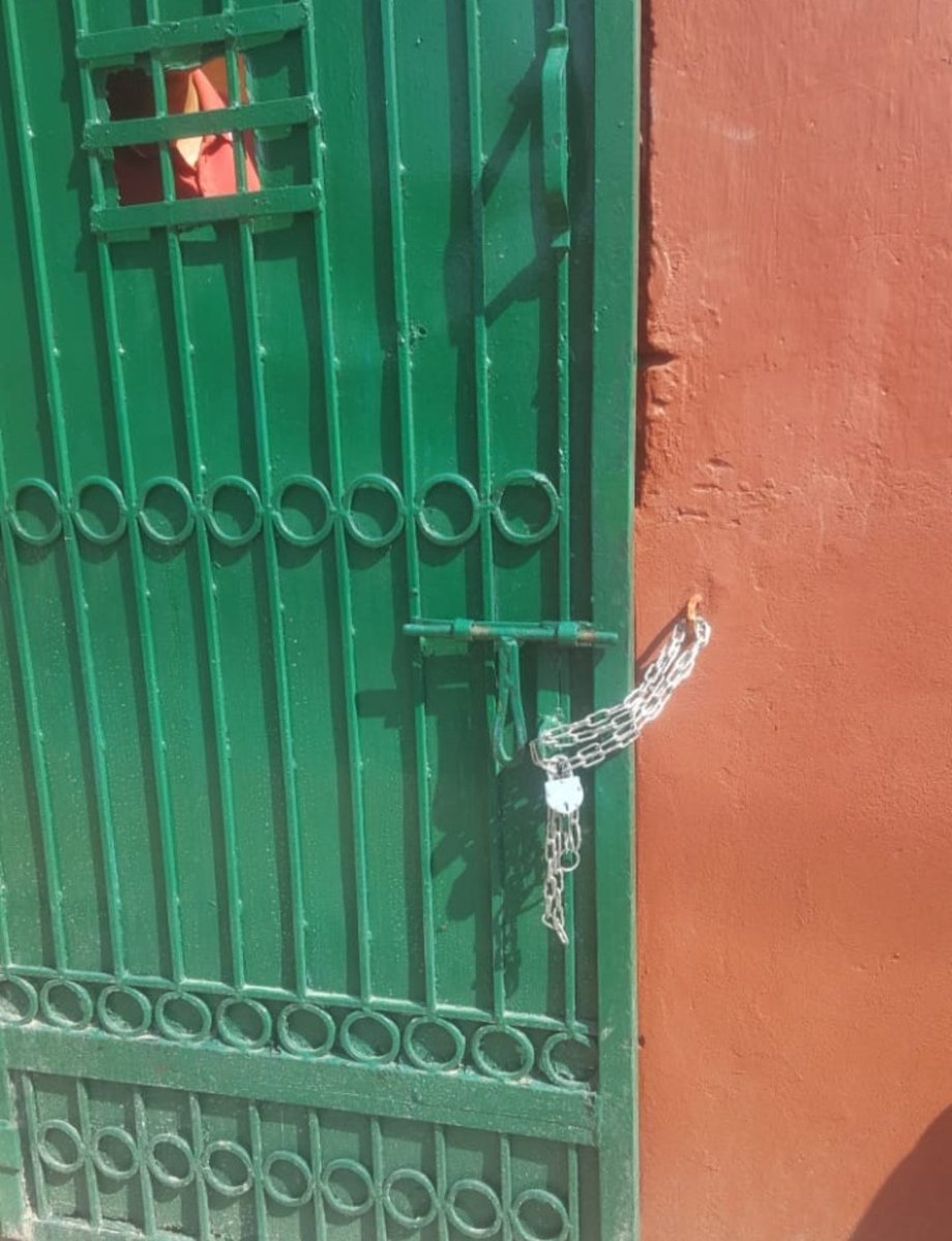 tarigami's tweet photo. A padlock on my gate, placed under house arrest and denied the right to pay homage to the July 13 martyrs. This day is etched in our collective memory — a reminder of those who laid down their lives for the restoration of democracy and a better future for us all. https://t.co/RPzAAFyrCj
