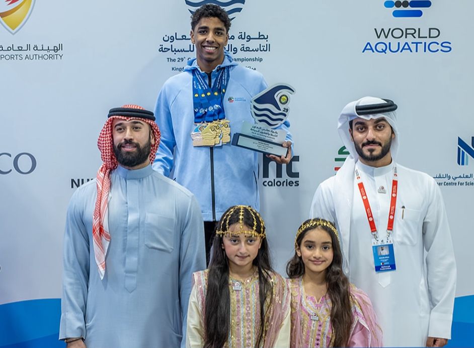 saudalshamroukh's tweet photo. الحمد لله، بعد غياب أكثر من سنة عن المنتخب الكويتي، رجعت وبقوّة وحققت 5 ميداليات ذهبية ودرع أفضل سبّاح ببطولة الخليج للسباحة 🏆🇰🇼
والشكر موصول للاتحاد الكويتي للسباحة، والمدربين، وزملائي اللاعبين على الدعم والتشجيع...
@kuwaitolympic https://t.co/Q7PXevQhTC