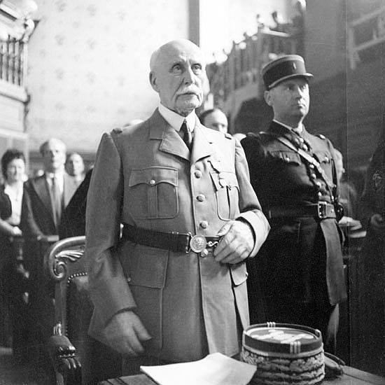 URDailyHistory's tweet image. 23 July 1945: #Vichy France's Prime Minister Philippe #Pétain’s trial for #treason begins. He is convicted and dies in prison on July 23, 1951. He was a hero of France during World War I. #WWII #WW2 #history #France #OTD #ad amzn.to/30RyrP5