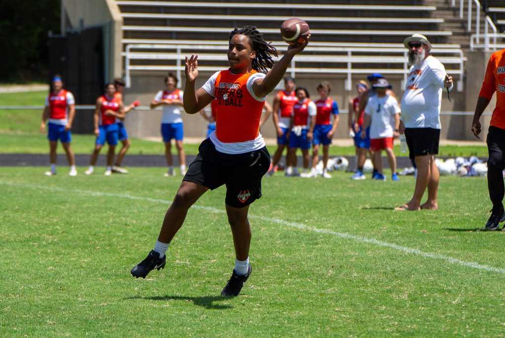 Back-And-Forth Game Sees Macon Beating Hopkinsville at BOTW (w/PHOTOS) 

yoursportsedge.com/2025/07/13/bac…