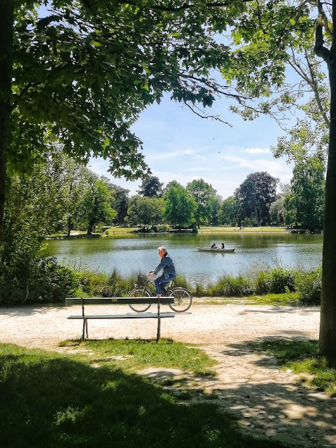 Paris (@paris_all_about) on Twitter photo Mon banc dominical / My Sunday Bench in Paris...
A bench sits by the edge of Lac Daumesnil, waiting for someone to take advantage of this serene escape nestled in the heart of the Bois de Vincennes.
๐ท<a href="/PChevrin/">Paulette ร bicyclette</a> Mon banc dominical / My Sunday Bench in Paris...
A bench sits by the edge of Lac Daumesnil, waiting for someone to take advantage of this serene escape nestled in the heart of the Bois de Vincennes.
๐ท<a href="/PChevrin/">Paulette ร bicyclette</a>