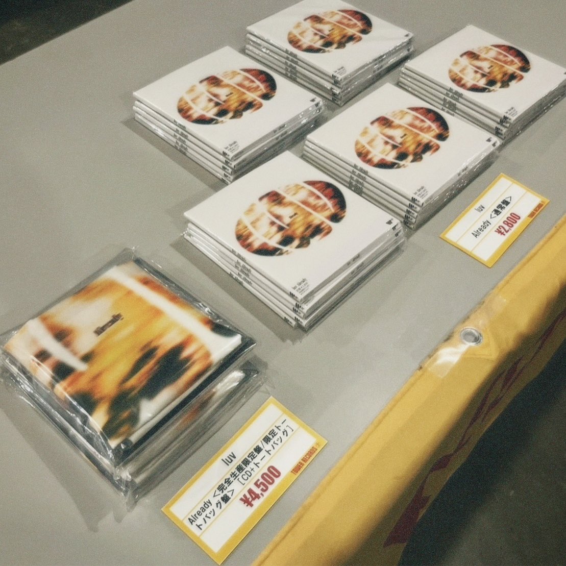 \ Today /

7/13(Sun) OP17:00 | ST18:00
at UMEDA CLUB QUATTRO

-
luv one man live
Already Movin'
-

先行物販は【15:30-16:30】にて行います👕

また物販コーナーにて「Already」(完全生産限定盤 / 通常盤)をご購入いただいたお客様には、

メンバー直筆サイン入りのポストカードをプレゼント🌟