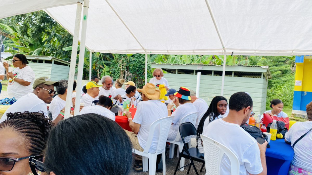 TraumaDocSF's tweet image. Amazing to be able to participate in my family reunion in Jamaica. We have a large family and it was great to see young and old family members. For a longtime I thought I was the only MD but now know there are five of us. So proud of how far we have come from Aenon Town Jamaica