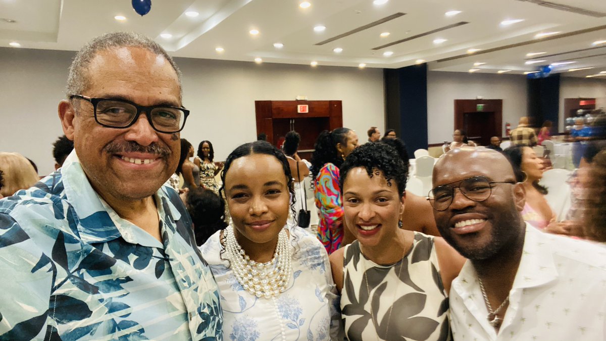 TraumaDocSF's tweet image. Amazing to be able to participate in my family reunion in Jamaica. We have a large family and it was great to see young and old family members. For a longtime I thought I was the only MD but now know there are five of us. So proud of how far we have come from Aenon Town Jamaica