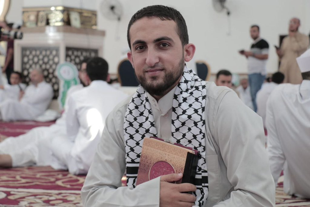 كالقمر أنت بل أجمل، استشهاد حبيب القلب وأنيس الروح وشيخنا القارئ المقرئ ومؤسس صفوة الحفاظ في بيت حانون محمد زكي حمد "أبو زكي" والله ما بكيت أحداً ما بكيت فراقك، إلى اللقاء يا صاحب القرآن