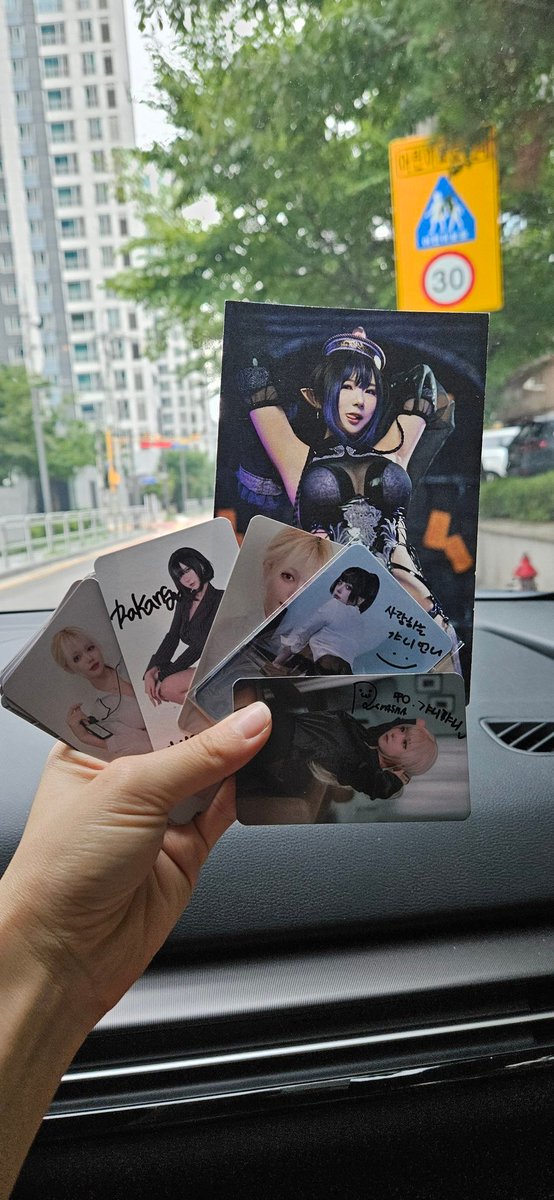 미녀들보러 잠깐 들려따♡
다들 화이팅♡