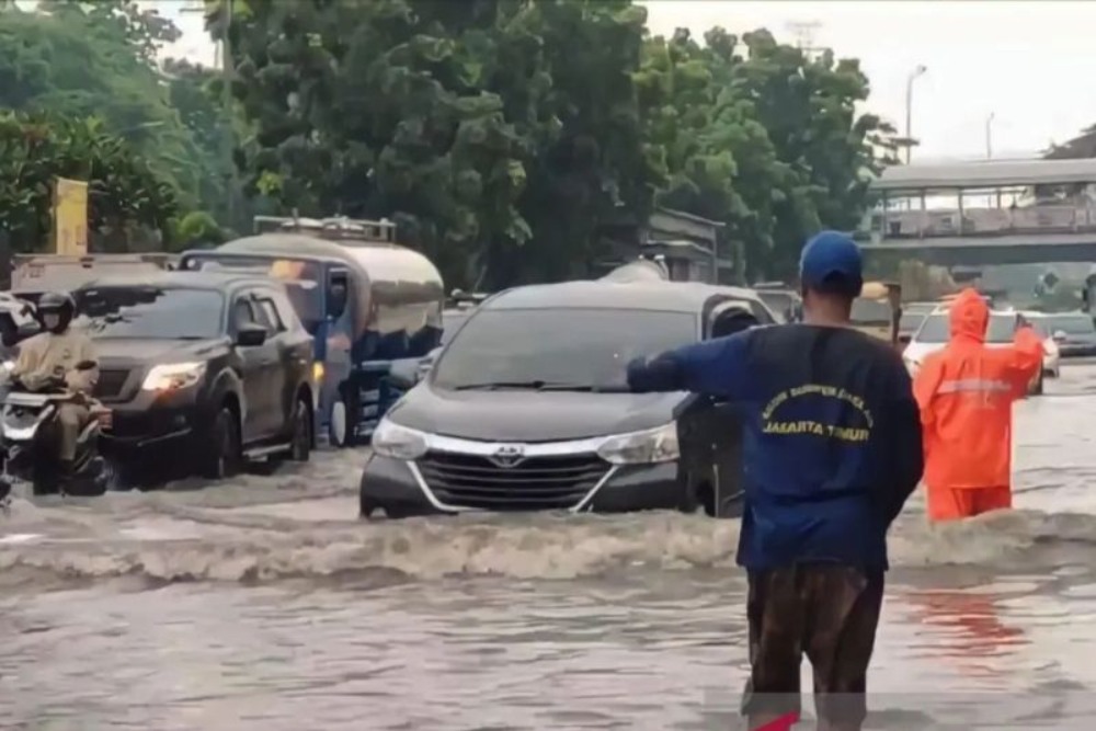 Tips Mudah Merawat Mobil yang Terkena Banjir ototekno.harianjogja.com/read/2025/07/1…