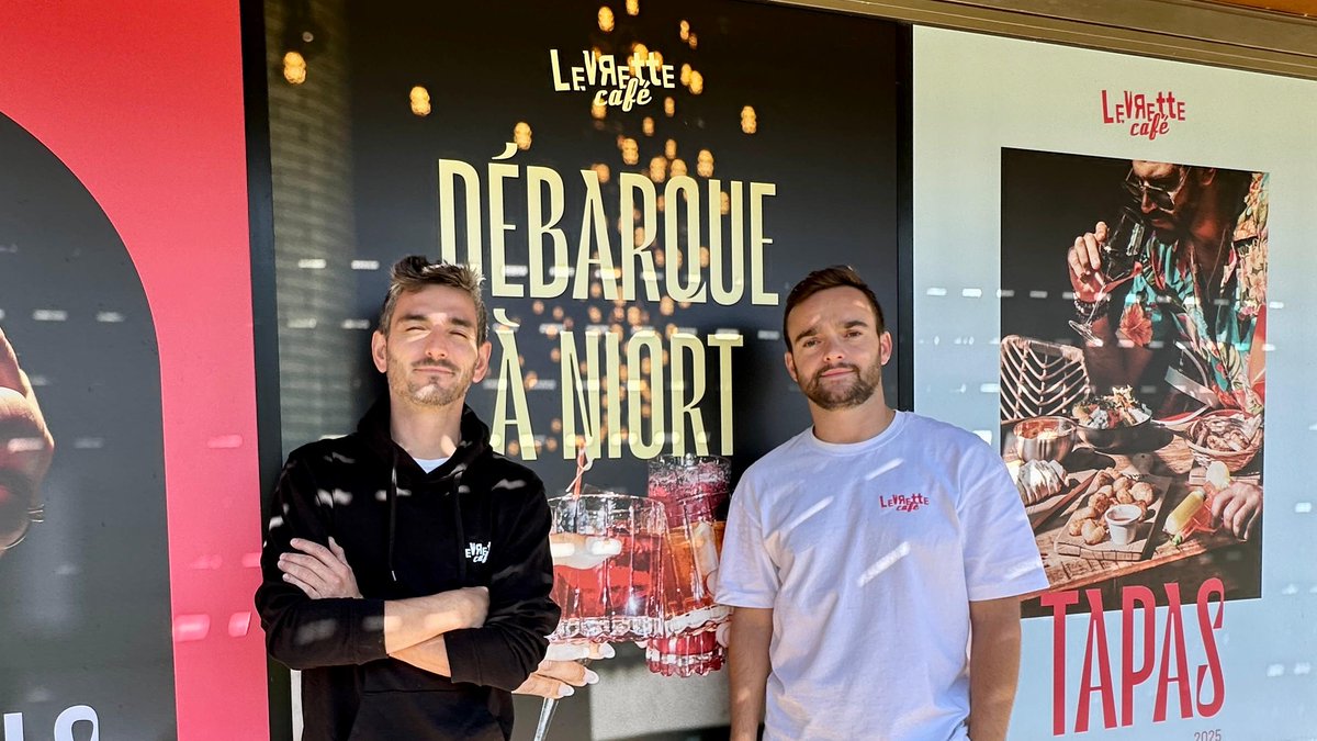e_niort's tweet photo. #Niort. Bar à Niort : découvrez le Levrette Café, un nouveau lieu convivial et festif à découvrir.
→ https://t.co/l0jvrjnron https://t.co/OGHJDUxc1B