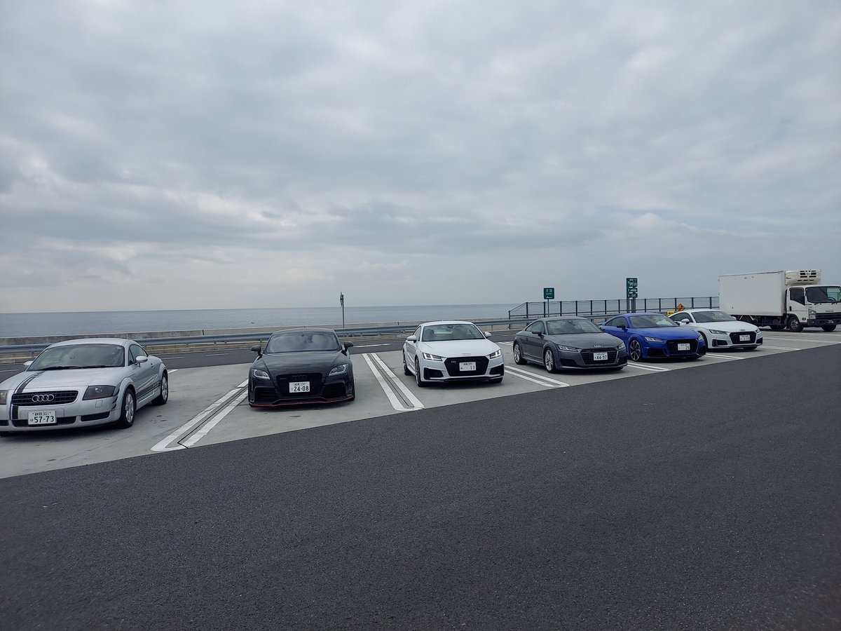 ttstera's tweet photo. 本日はATCJメンバーと箱根近場のツーリング🤗西湘バイパス🅿️集合してターンパイク大観山から熱海峠回りで熱海城　その後小田原早川のTOTOCOでご飯食べて解散☺️たまにはノンビリツーリングもいいよね😋
#ATCJ
#Audi https://t.co/xnCj4R370t