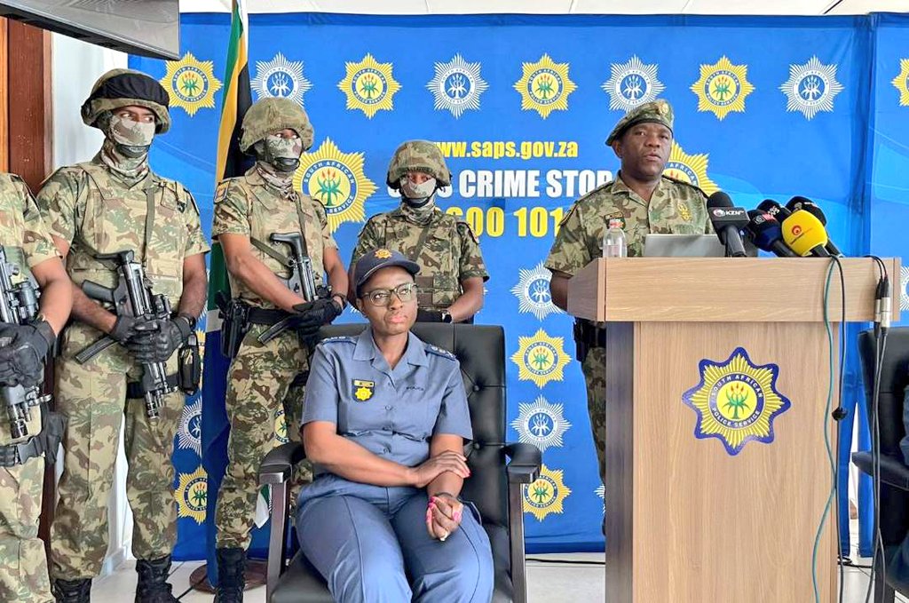 ConCaracal's tweet image. "Mkhwanazi sketches — in essence, State Capture 2.0. This is way beyond white-collar crime. This is an ANC protection racket that actively colludes with violent criminal syndicates that terrorise citizens."

Writes @TheJaundicedEye on @Politicsweb.

LINK: politicsweb.co.za/opinion/has-st…