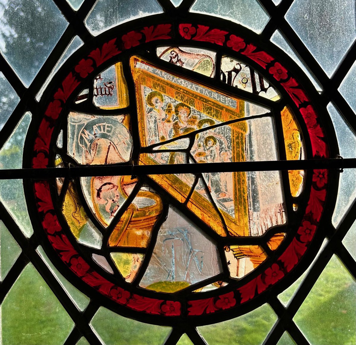 KPW1453's tweet photo. Surviving fragments of medieval stained glass from the Church of the Holy Cross at Caston in Norfolk. 📸 My own. #StainedGlassSunday #Caston #Norfolk https://t.co/vmjdzWLxNF