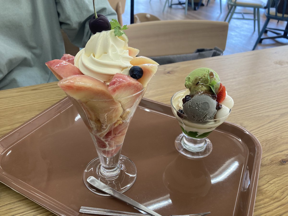 649sige's tweet photo. かほく市
あそびの森　　かほっくる
カフェスペース
水蜜桃パフェ　和風パフェ
むらはた提供で，わざわざ金沢まで行かなくても食べられます
森林の中ゆったり心地よくいただきました。
また　子供達の為の屋内専用施設も充実しています。かほく市の方は，無料で利用でき子供達で施設は大変賑わってます https://t.co/Occ2BtRDqU