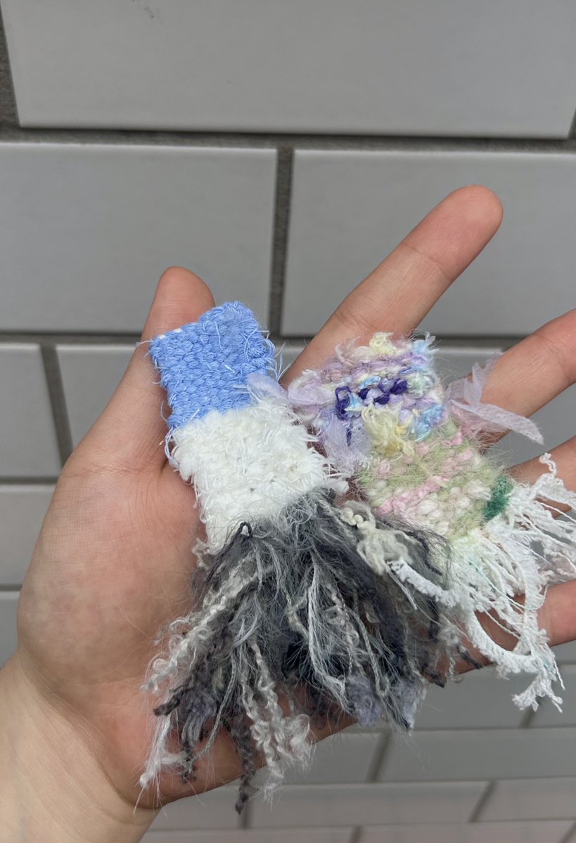 책 벼룩 가서 산 뜨개 책갈피…
너무 예뻐요..:/😳😳